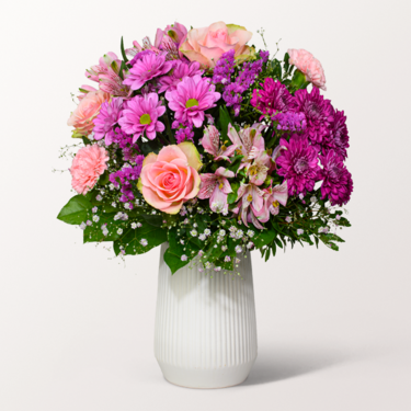 Blumenstrauß Muttertagszauber mit Vase & Ferrero Giotto 3er